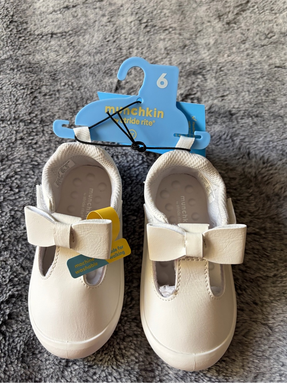 Munchkin White Bow Mary Jane Baby Walker Shoes - Picture 4 of 7